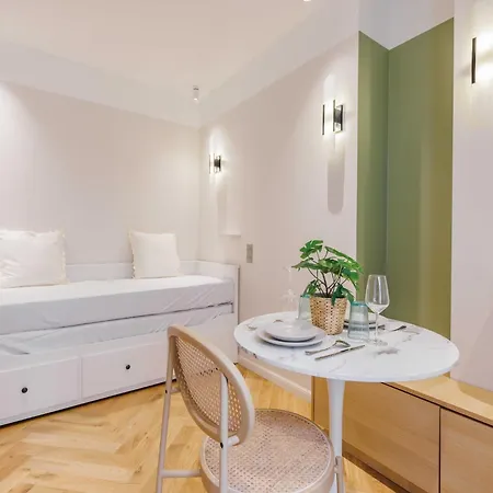 Modern -2p- Near Montmartre شقة